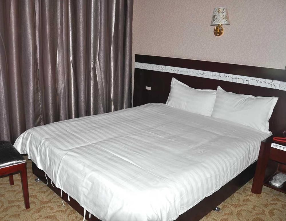 Hangjia Hotel Urumqi Bagian luar foto